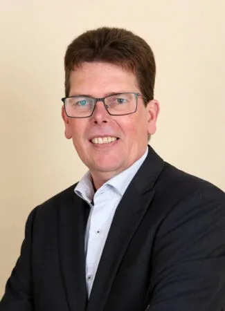 Portretfoto van Ad van Kuijk